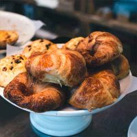 urban-youht-hostel-breakfast