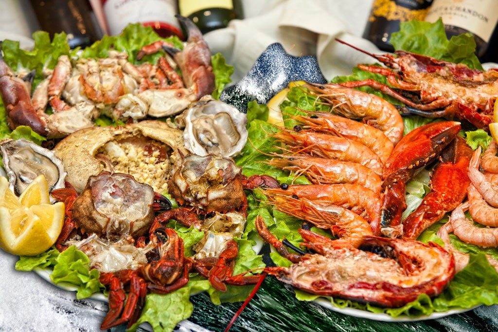 Marisgalicia is a gastronomic event where you can taste the most typical specialities from Galicia. You can choose between seafood, steak, octopus or Galician barnacles and 25 other recipes from Galicia.